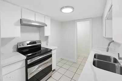 4035 W Reade Avenue, Phoenix, AZ 85019 - Photo 2