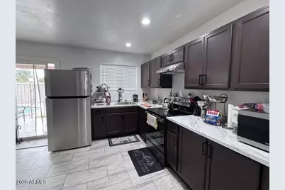 8102 N 30th Drive, Phoenix, AZ 85051 - Photo 6