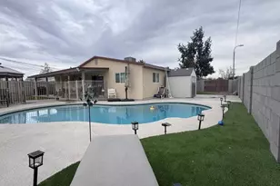 8102 N 30th Dr, Phoenix, AZ 85051 - Photo 16