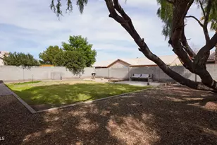 15231 N 87th Dr, Peoria, AZ 85381 - Photo 16