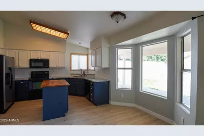 15231 N 87th Drive, Peoria, AZ 85381 - Photo 6