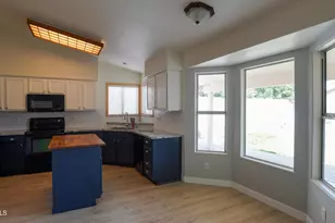 15231 N 87th Dr, Peoria, AZ 85381 - Photo 6