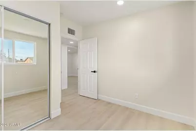 4936 W Highland Avenue W, Phoenix, AZ 85031 - Photo 18