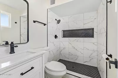 4936 W Highland Avenue W, Phoenix, AZ 85031 - Photo 16