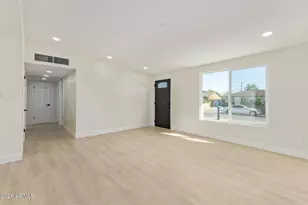 4936 W Highland Ave W, Phoenix, AZ 85031 - Photo 8