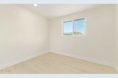 4936 W Highland Avenue W, Phoenix, AZ 85031 - Photo 20