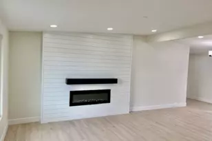 4936 W Highland Ave W, Phoenix, AZ 85031 - Photo 6