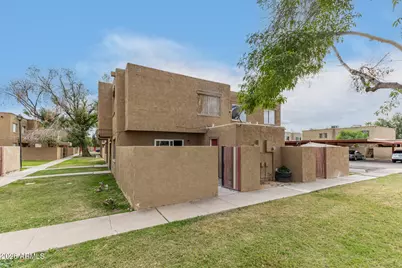 4267 N 68th Lane, Phoenix, AZ 85033 - Photo 2