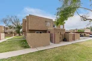 4267 N 68th Ln, Phoenix, AZ 85033 - Photo 2