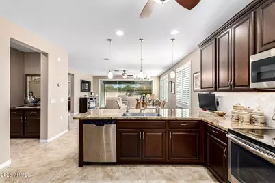 15917 N 109th Avenue, Sun City, AZ 85351 - Photo 8