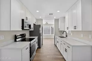 2355 W Waltann Ln, Phoenix, AZ 85023 - Photo 4