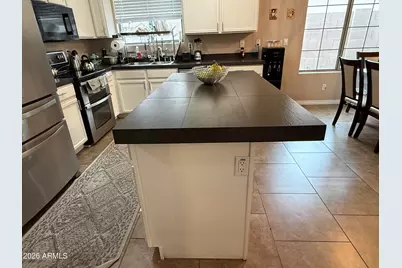 15946 W Port Royale Lane, Surprise, AZ 85379 - Photo 32