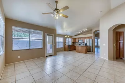 21634 N 44th Place, Phoenix, AZ 85050 - Photo 4