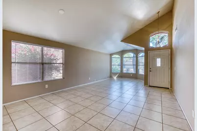 21634 N 44th Place, Phoenix, AZ 85050 - Photo 2