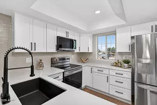 2020 W Union Hills Dr, Phoenix, AZ 85027 - Photo 2