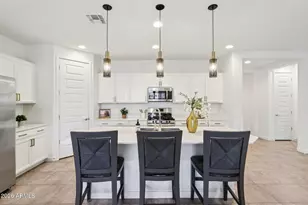 18816 W Cortez St, Surprise, AZ 85388 - Photo 2