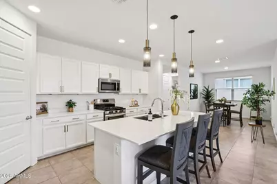 18816 W Cortez Street, Surprise, AZ 85388 - Photo 4