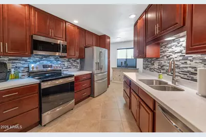 16652 N Boswell Boulevard, Sun City, AZ 85351 - Photo 4