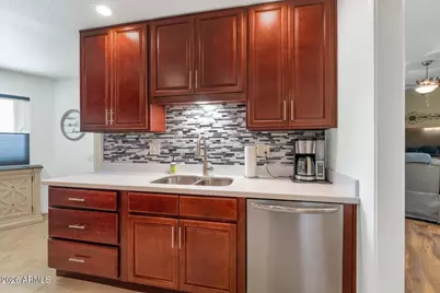 16652 N Boswell Boulevard, Sun City, AZ 85351 - Photo 6