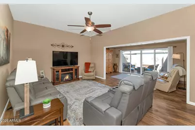 16652 N Boswell Boulevard, Sun City, AZ 85351 - Photo 8