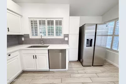 12030 N 40th Way, Phoenix, AZ 85028 - Photo 12