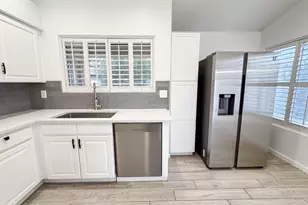 12030 N 40th Way, Phoenix, AZ 85028 - Photo 12