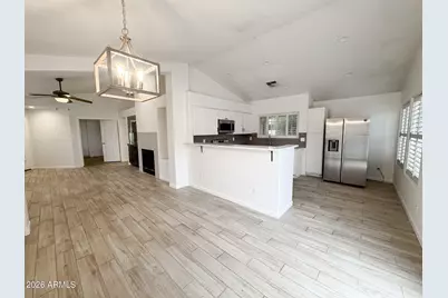 12030 N 40th Way, Phoenix, AZ 85028 - Photo 10