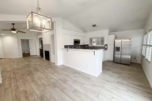 12030 N 40th Way, Phoenix, AZ 85028 - Photo 10