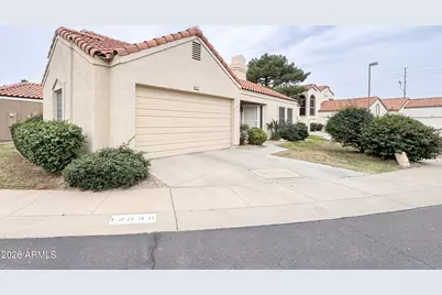 12030 N 40th Way, Phoenix, AZ 85028 - Photo 2