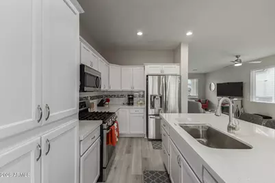 17988 W Deneen Way, Surprise, AZ 85374 - Photo 12