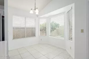 3525 E Wickieup Ln, Phoenix, AZ 85050 - Photo 16