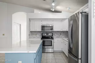 3525 E Wickieup Ln, Phoenix, AZ 85050 - Photo 18