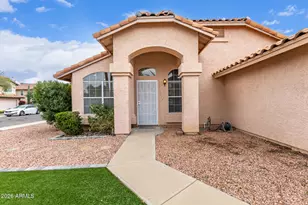 3525 E Wickieup Ln, Phoenix, AZ 85050 - Photo 4