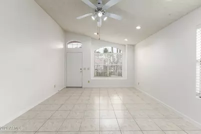 3525 E Wickieup Lane, Phoenix, AZ 85050 - Photo 6