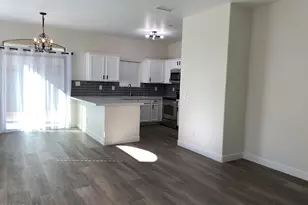 2725 E Mine Creek Rd, Phoenix, AZ 85024 - Photo 6