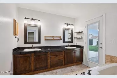 2064 E Kenwood Circle, Mesa, AZ 85213 - Photo 20