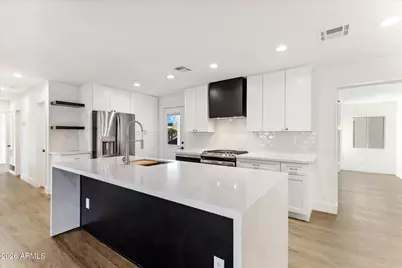 7035 E Cypress Street, Scottsdale, AZ 85257 - Photo 2