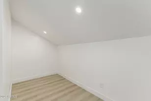 3811 W Harrison St, Chandler, AZ 85226 - Photo 32