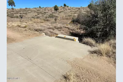 17424 S Juniper Drive #61, Peeples Valley, AZ 86332 - Photo 12