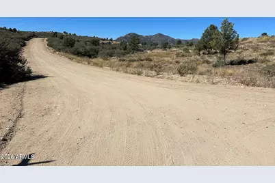 17424 S Juniper Drive #61, Peeples Valley, AZ 86332 - Photo 8