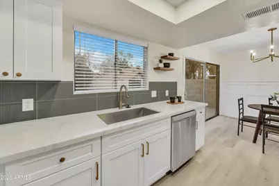 4821 W Loma Lane, Glendale, AZ 85302 - Photo 8