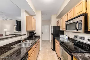 2929 W Yorkshire Dr, Phoenix, AZ 85027 - Photo 8