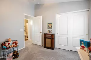 558 E Devon Dr, Gilbert, AZ 85296 - Photo 20