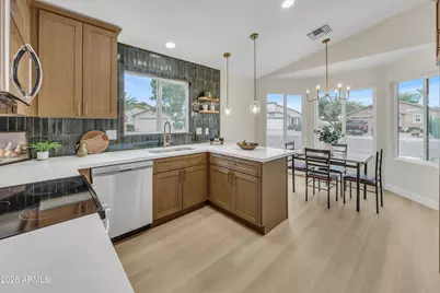 3109 E Kerry Lane, Phoenix, AZ 85050 - Photo 8