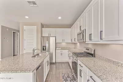 707 W Hartford Avenue, Phoenix, AZ 85023 - Photo 10