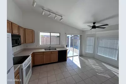 3043 W Covey Lane, Phoenix, AZ 85027 - Photo 4