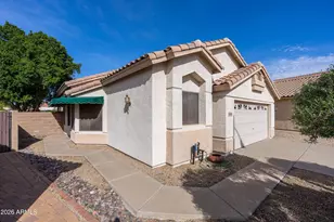 8746 W Lisbon Ln, Peoria, AZ 85381 - Photo 2