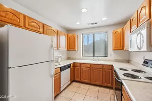 8746 W Lisbon Ln, Peoria, AZ 85381 - Photo 4