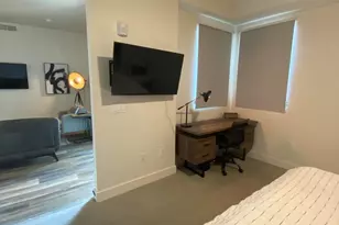 7300 E Earll Dr, Scottsdale, AZ 85251 - Photo 22