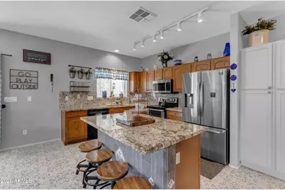 17735 W Port Royale Lane, Surprise, AZ 85388 - Photo 18